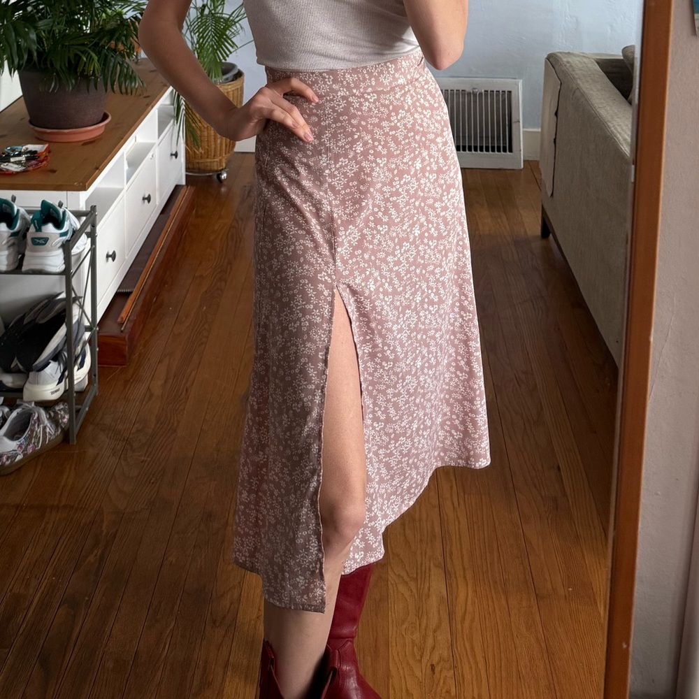 Floral Pink Skirt - Picture 2 of 4